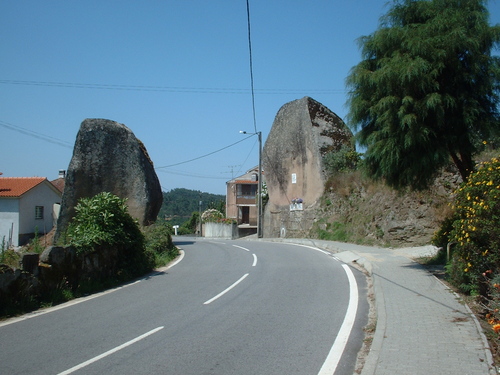 Dois Penedos Talhadas